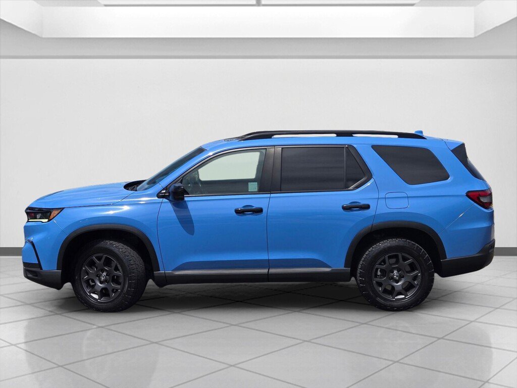 Certified 2023 Honda Pilot TrailSport image 8