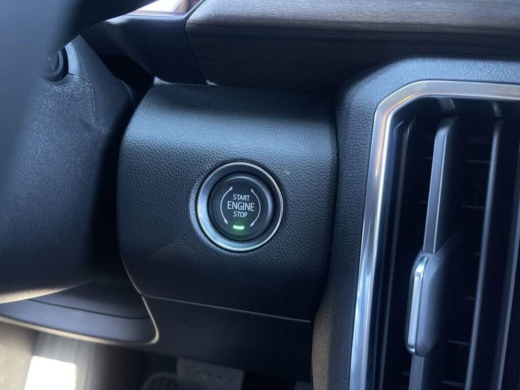 New 2026 GMC Acadia Denali Ultimate AWD/4WD image 17