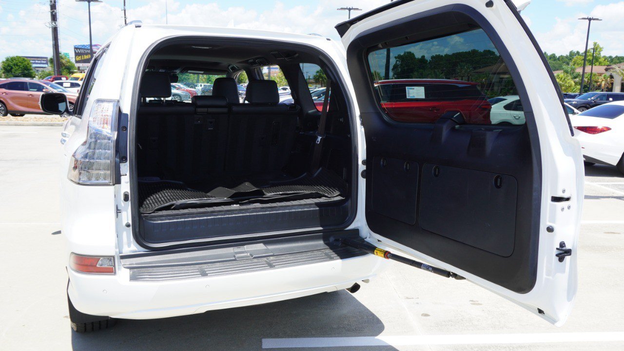 Certified 2022 Lexus GX 460 Luxury w/ Accessory Package AWD/4WD image 41