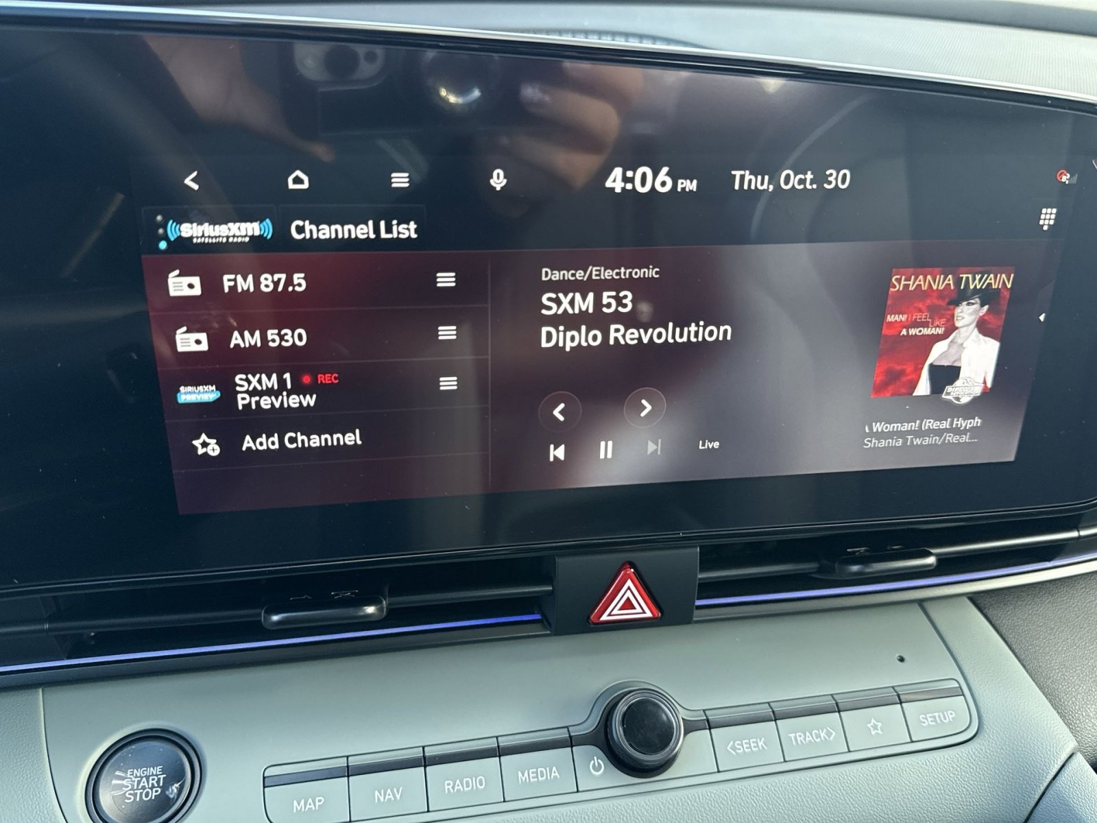 New 2025 Hyundai Elantra Limited image 18