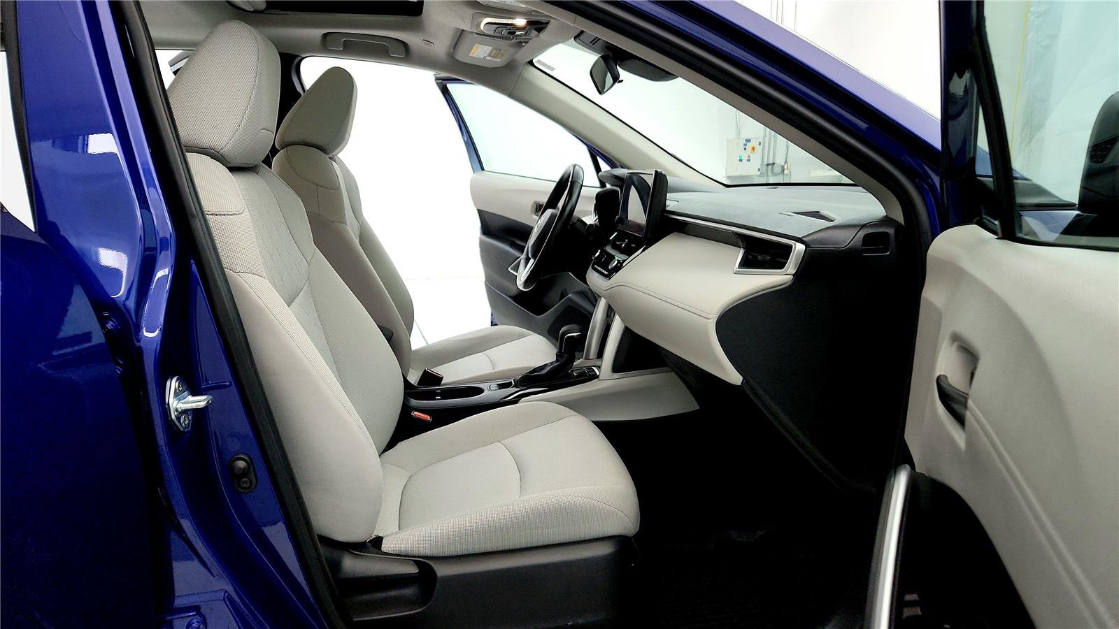 Certified 2023 Toyota Corolla Cross LE w/ Moonroof Package image 15