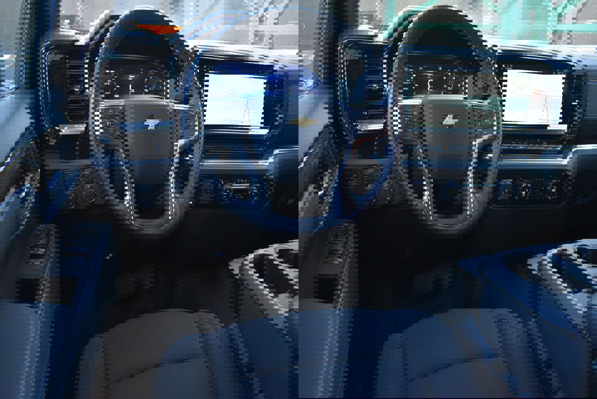 Used 2025 Chevrolet Silverado 1500 LT w/ Protection Package AWD/4WD image 18