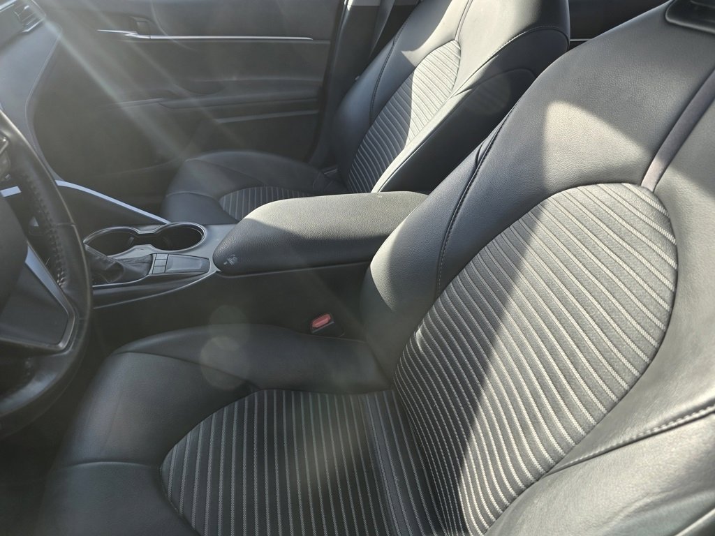 Used 2024 Toyota Camry SE image 19