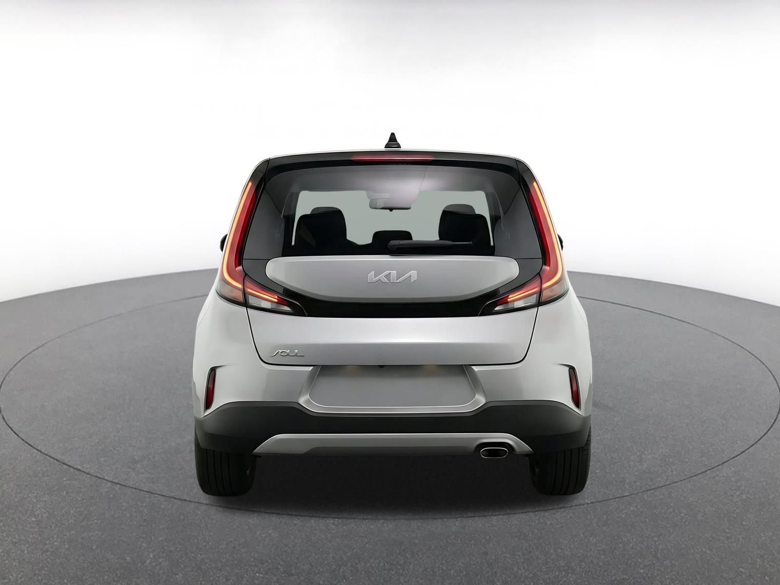 Used 2025 Kia Soul LX w/ LX Technology Package FWD image 7