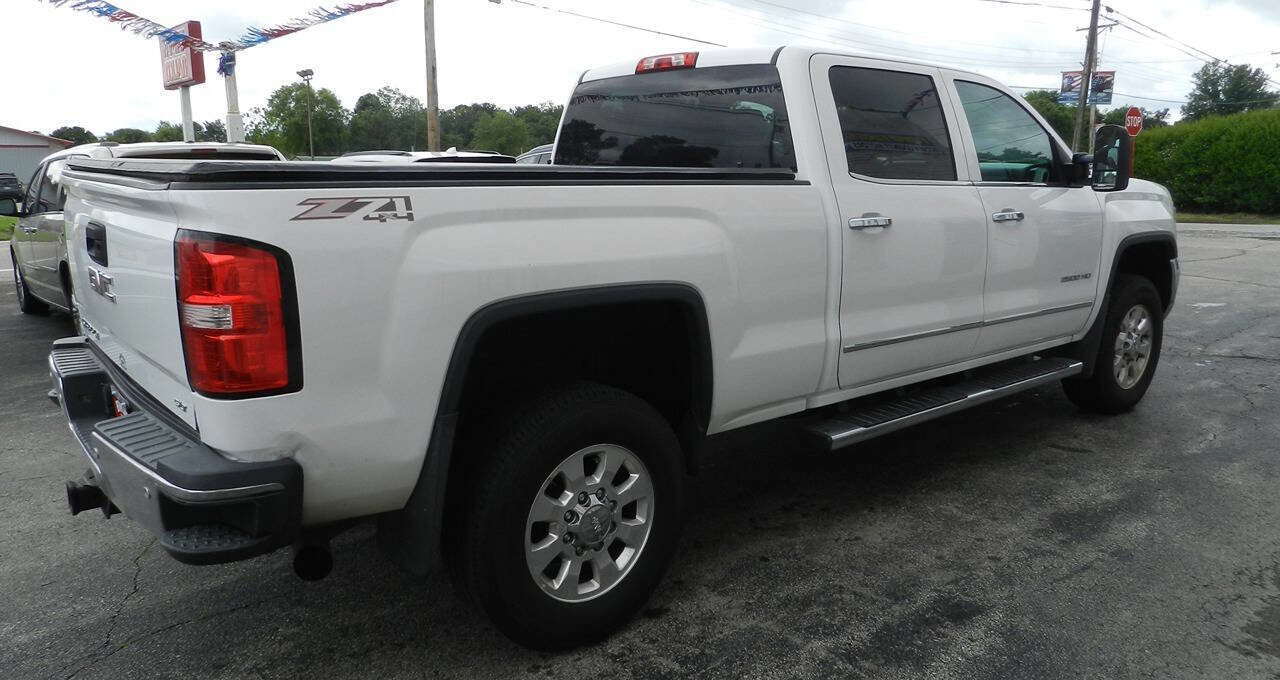 Used 2015 GMC Sierra 2500 SLT w/ Duramax Plus Package AWD/4WD image 6