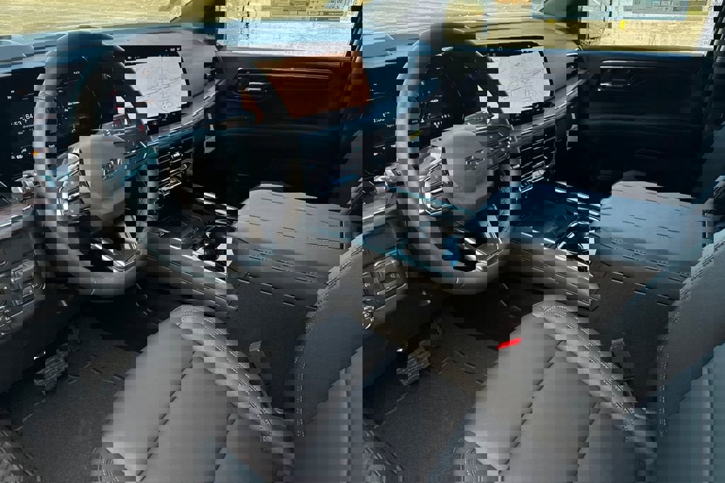 New 2026 Chevrolet Suburban Z71 w/ Comfort Package image 10