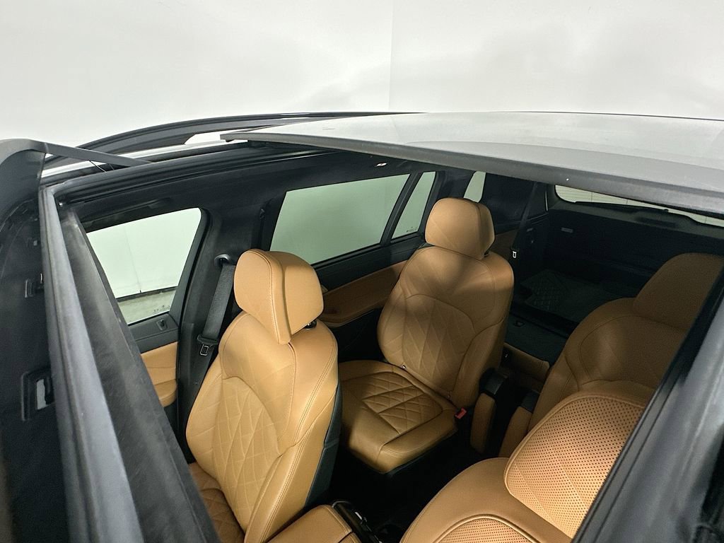 Used 2023 BMW X7 xDrive40i w/ Executive Package image 14