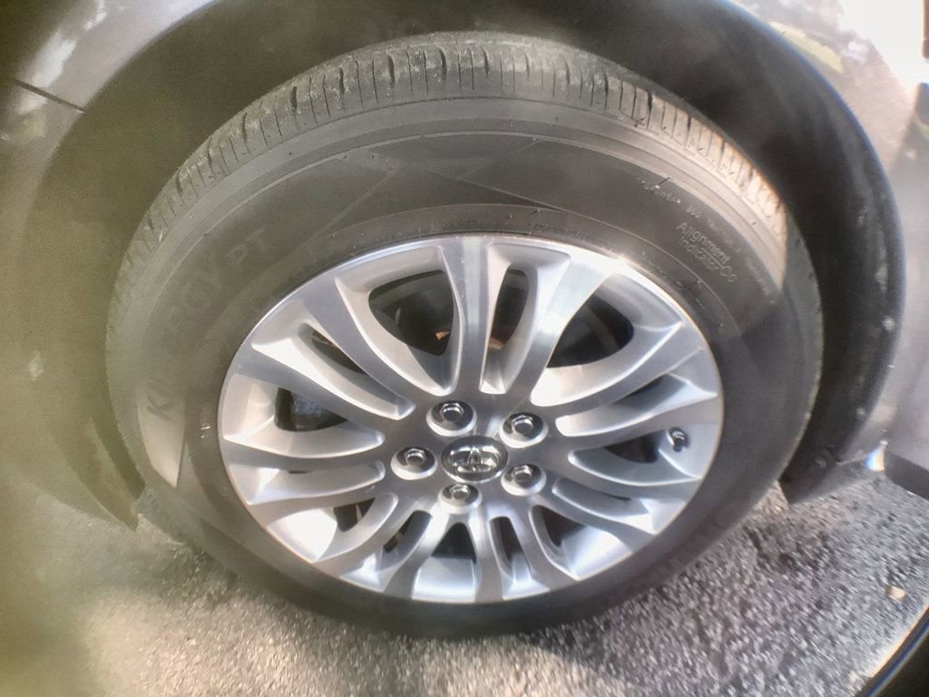 Used 2014 Toyota Sienna XLE w/ Entertainment Package image 10