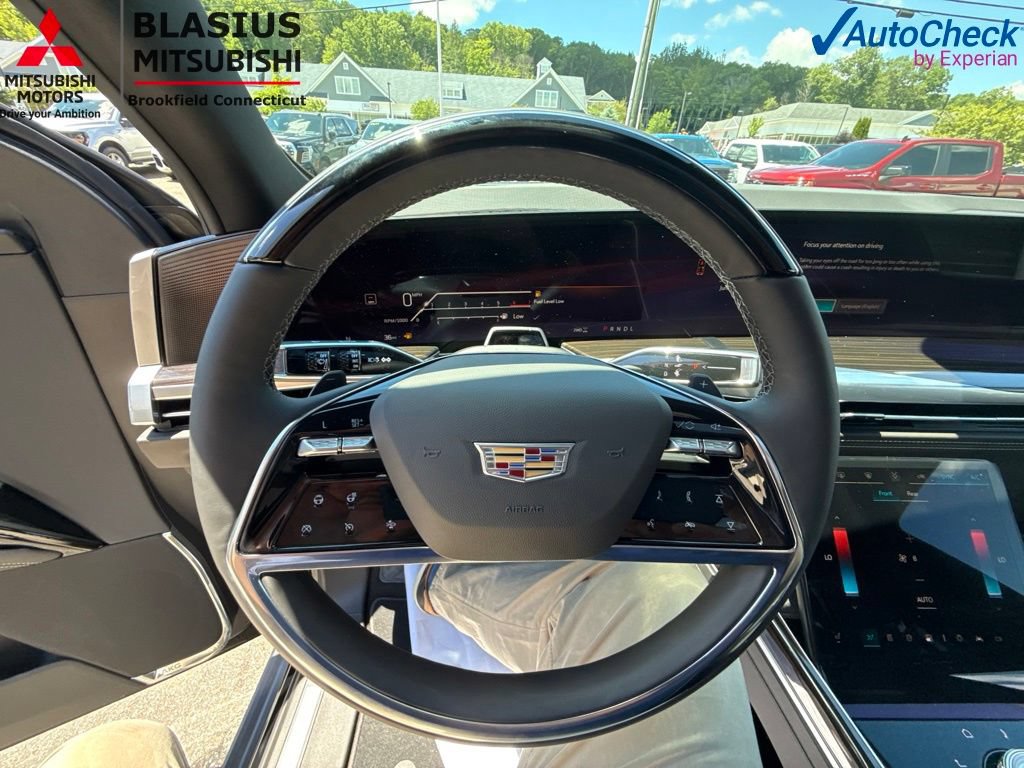 Used 2026 Cadillac Escalade Luxury AWD/4WD image 38