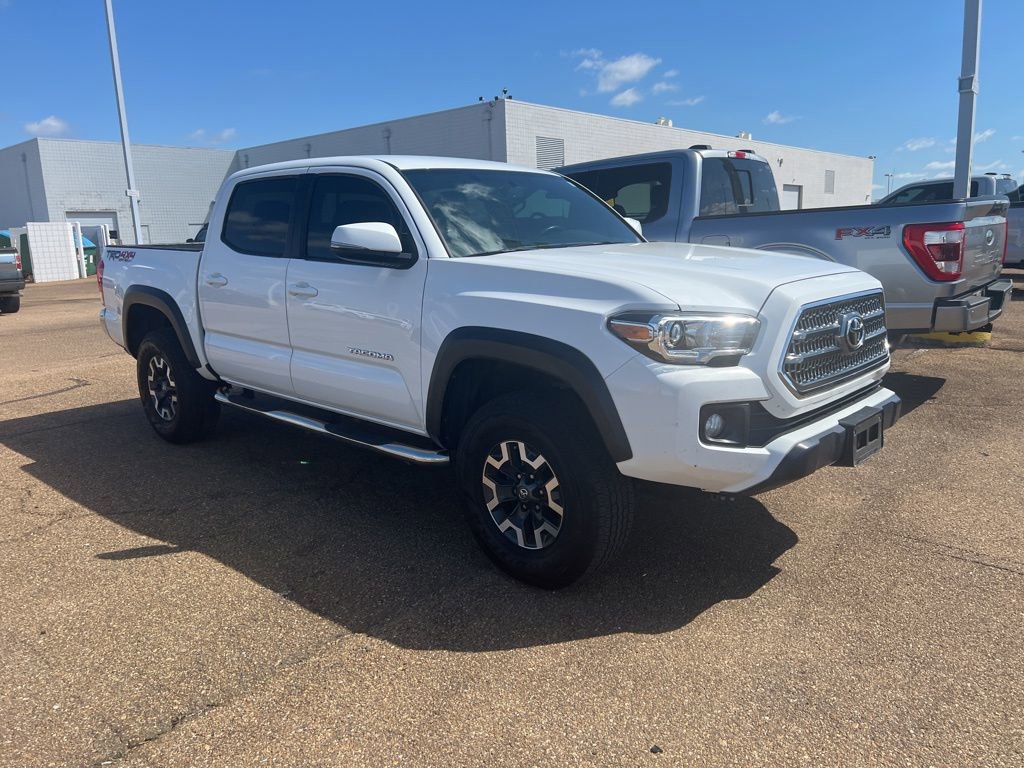 Used 2017 Toyota Tacoma TRD Off-Road w/ Tow Package (A/T) image 6