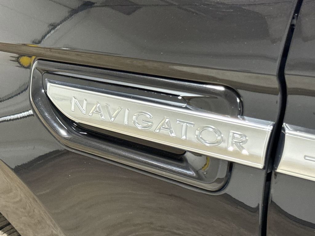 Used 2020 Lincoln Navigator L Reserve AWD/4WD image 28