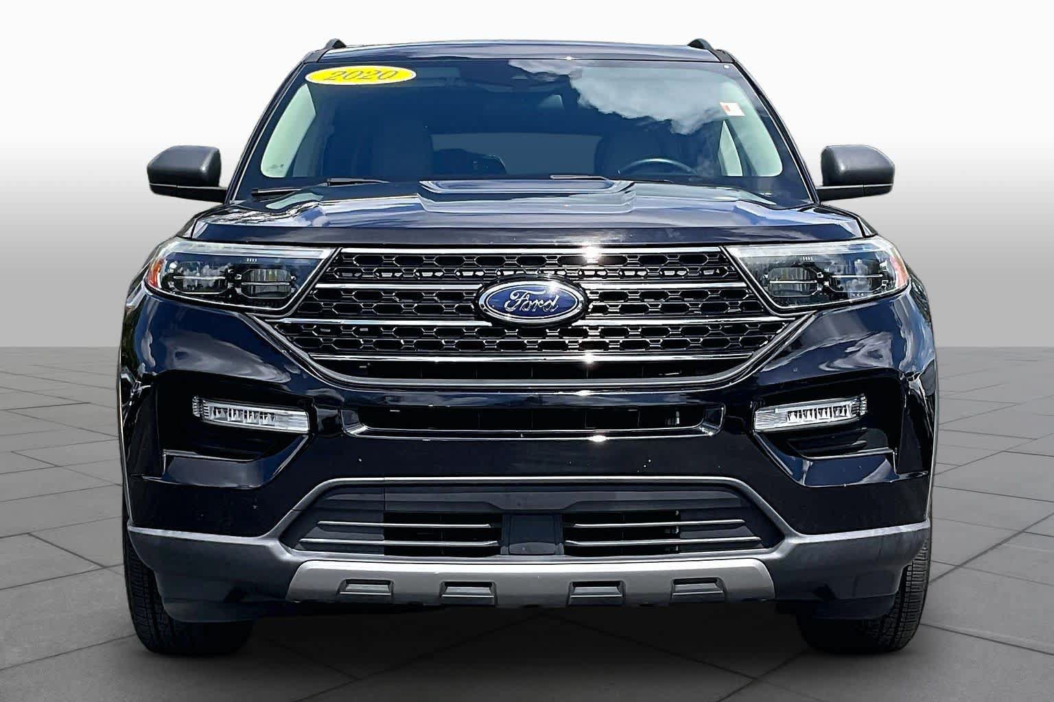Used 2020 Ford Explorer XLT w/ Equipment Group 202A RWD image 4