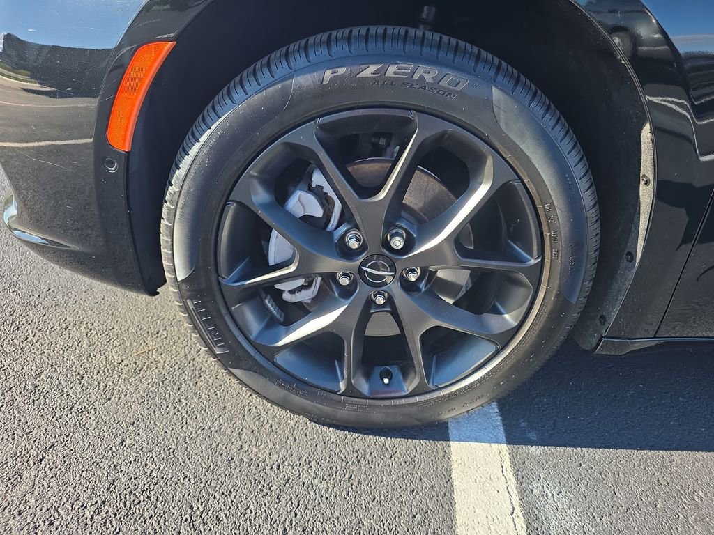 Used 2024 Chrysler Pacifica Limited w/ S Appearance Package AWD/4WD image 10