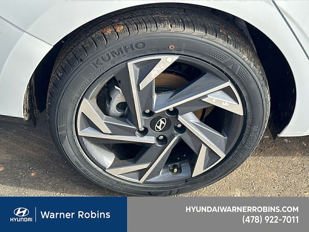 New 2025 Hyundai Elantra Sport image 16