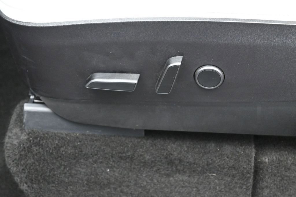 Used 2021 Tesla Model Y Long Range AWD/4WD image 10