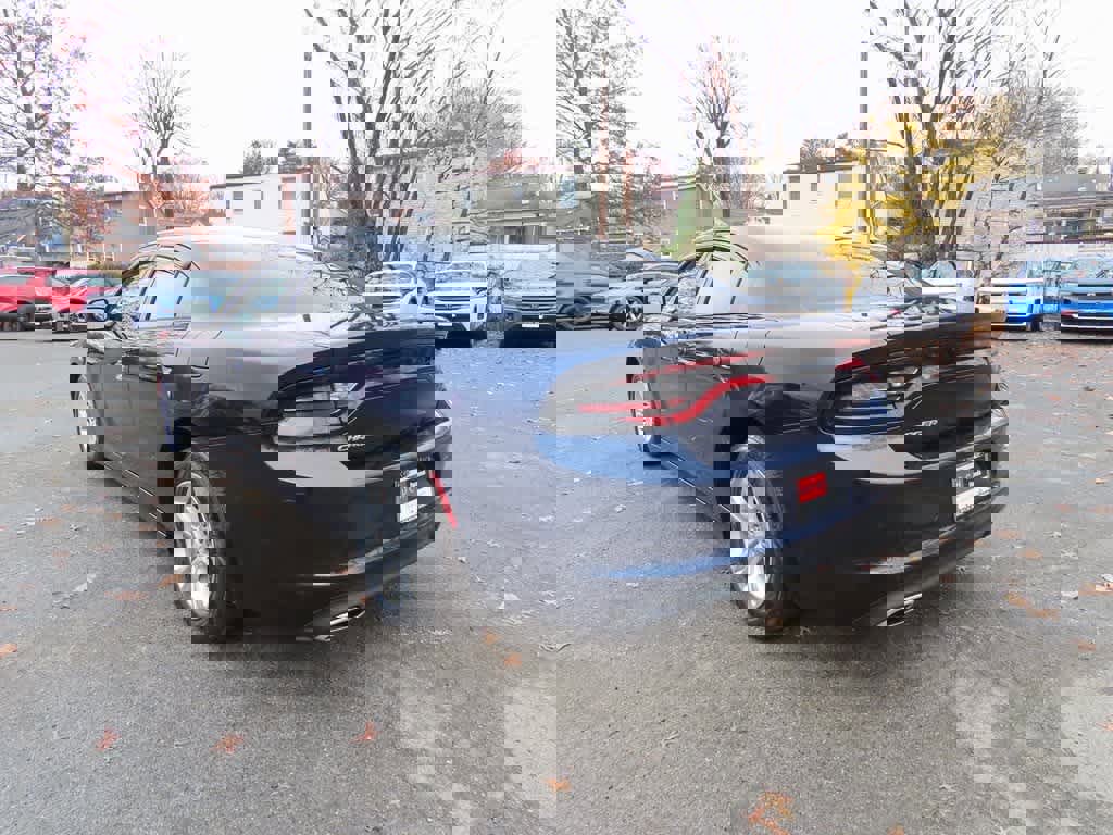 Used 2015 Dodge Charger SE image 4