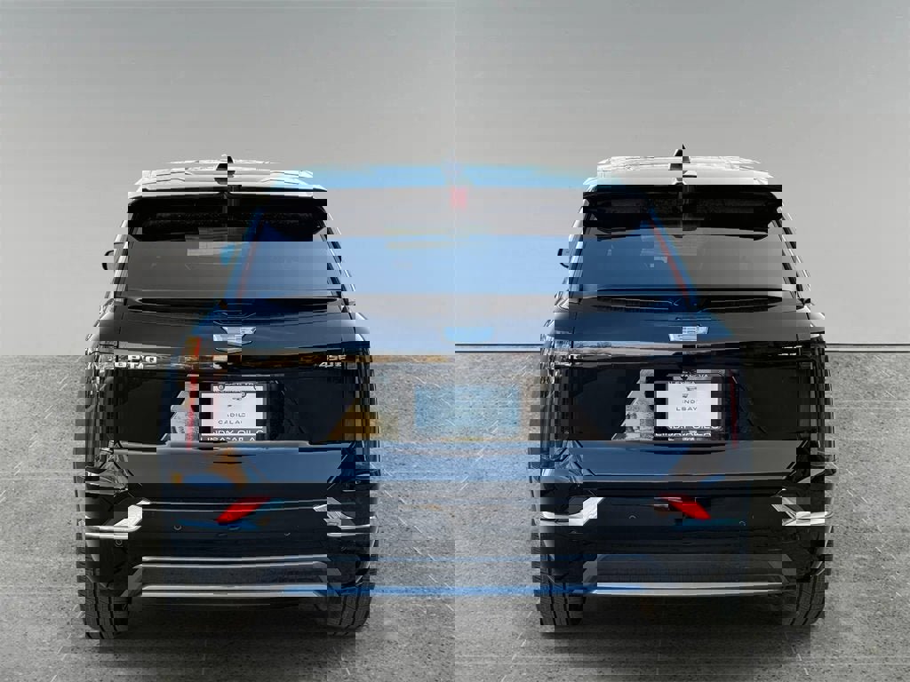 New 2026 Cadillac Optiq Luxury 2 image 10