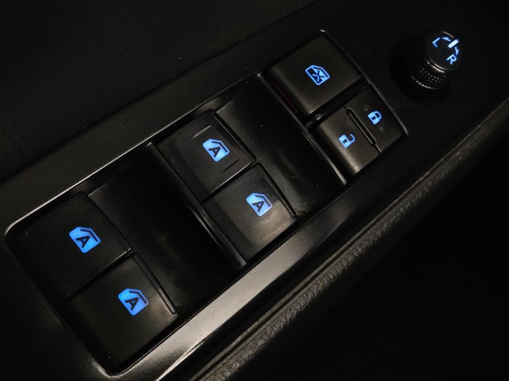 Used 2020 Toyota Camry SE image 27