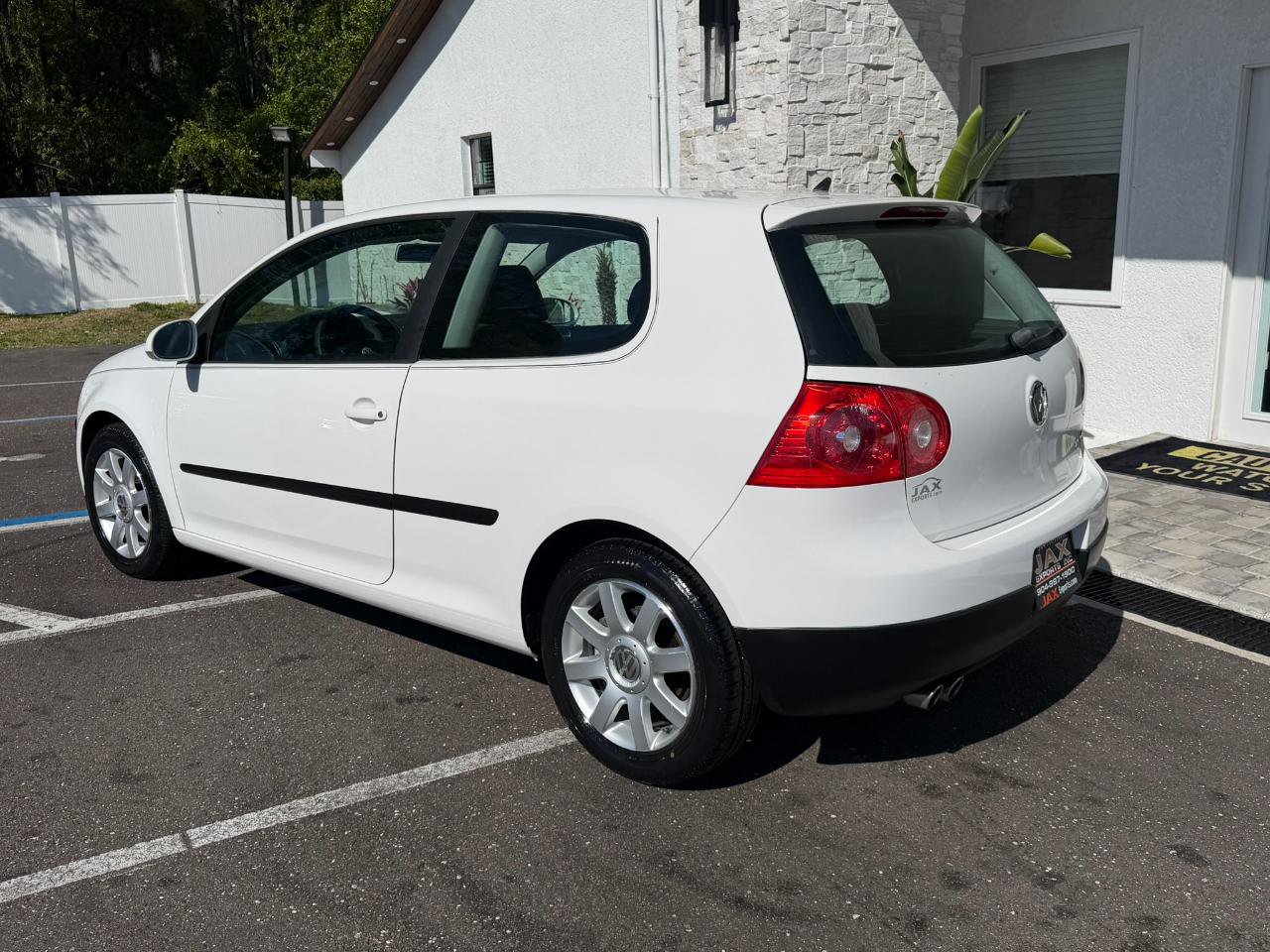 Used 2009 Volkswagen Rabbit S image 11