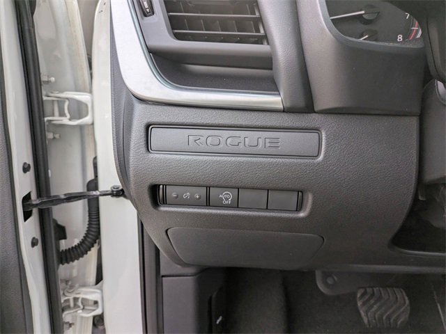 Used 2023 Nissan Rogue S image 16