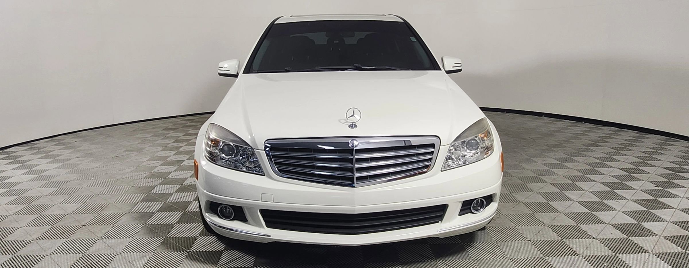 Used 2010 Mercedes-Benz C 300 C 300 Luxury Sedan 4D image 2