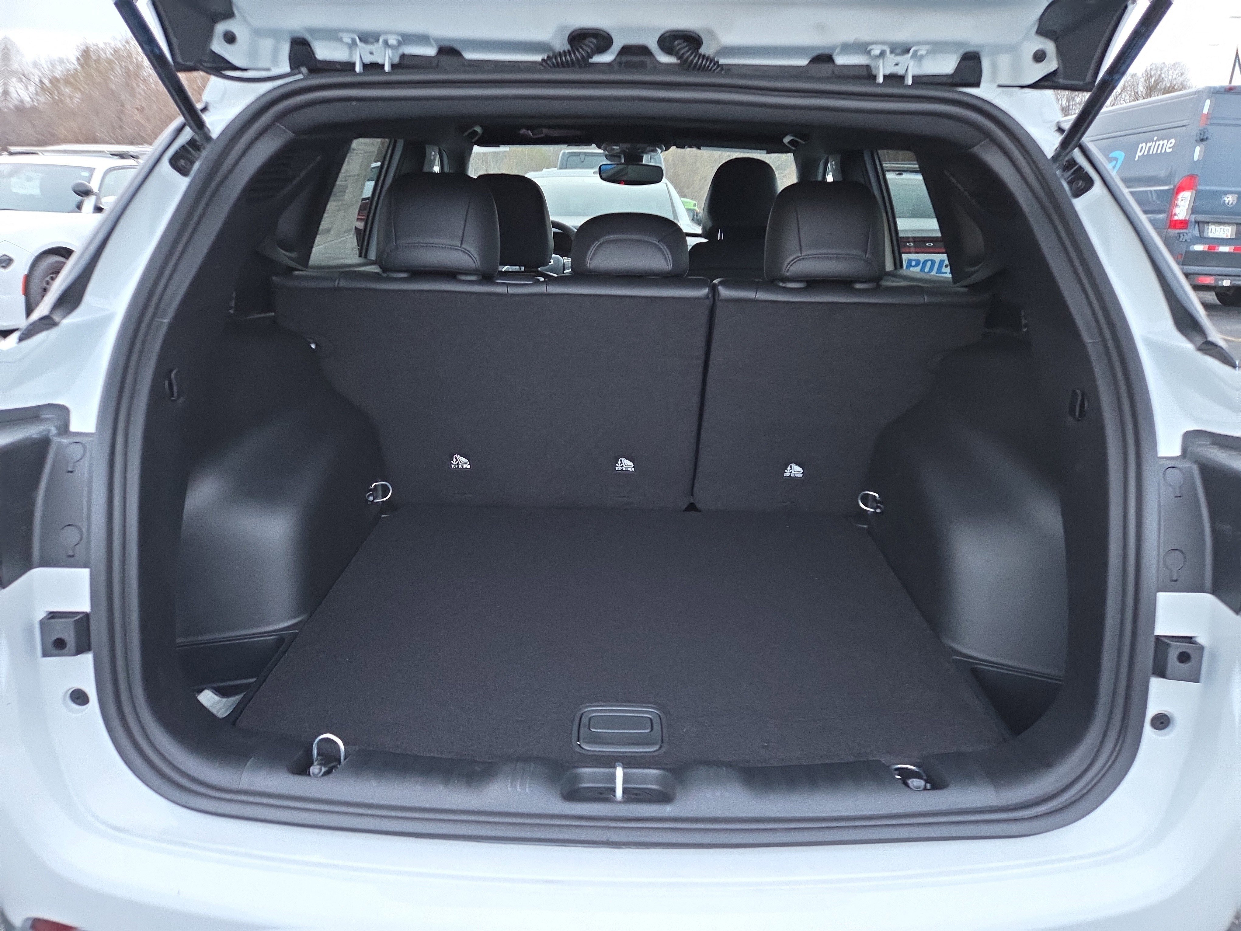 New 2026 Jeep Compass Latitude image 9