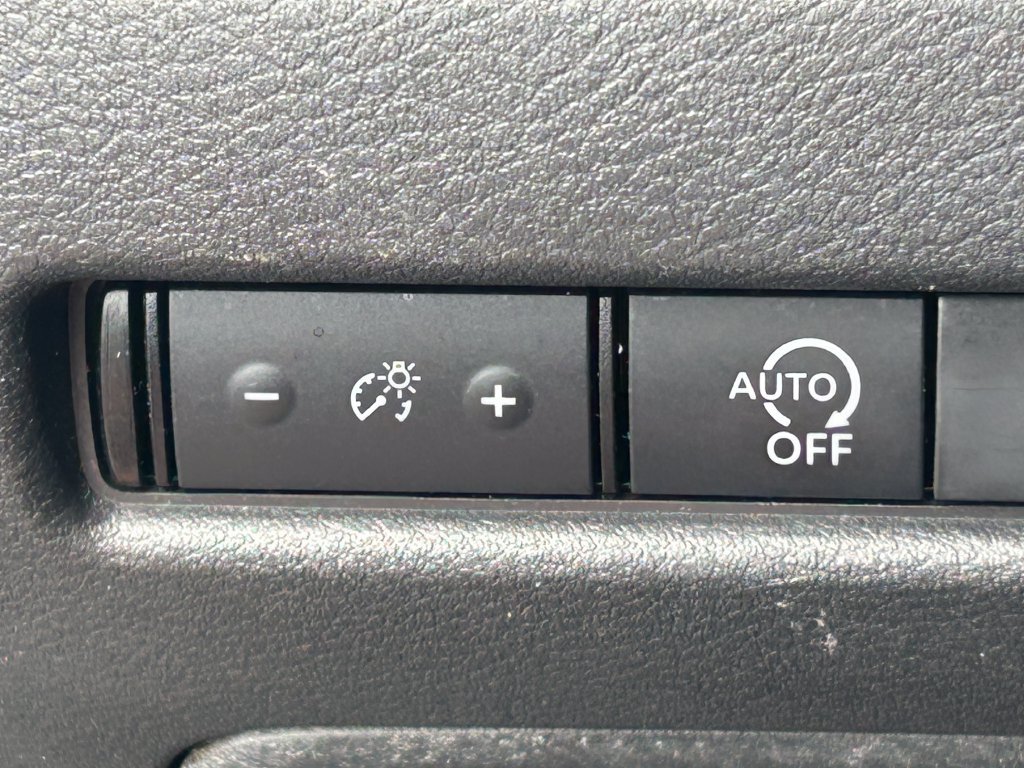 Used 2023 Nissan Rogue S FWD image 22