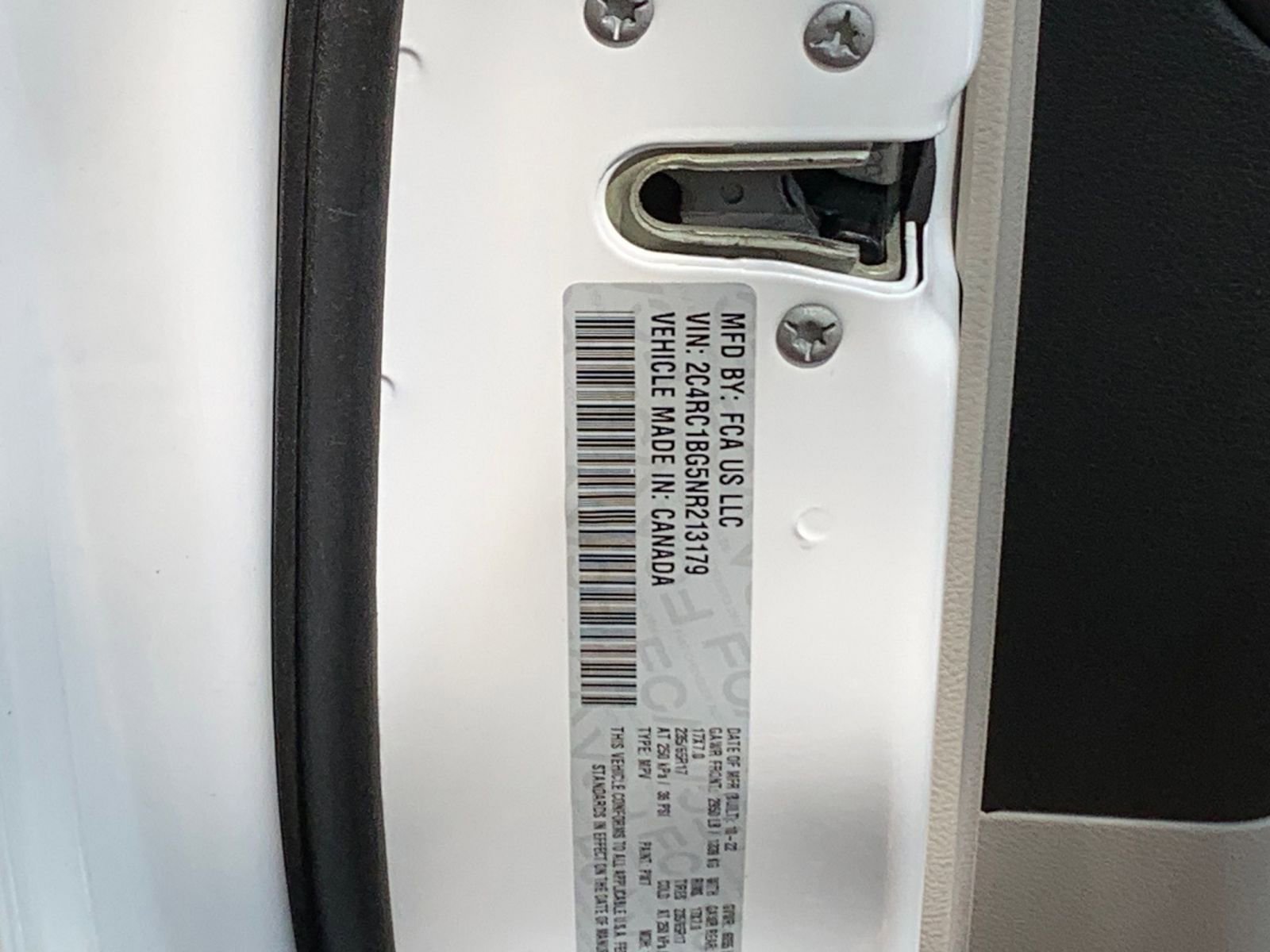 Used 2022 Chrysler Pacifica Touring-L w/ Uconnect Theater Family Group image 10