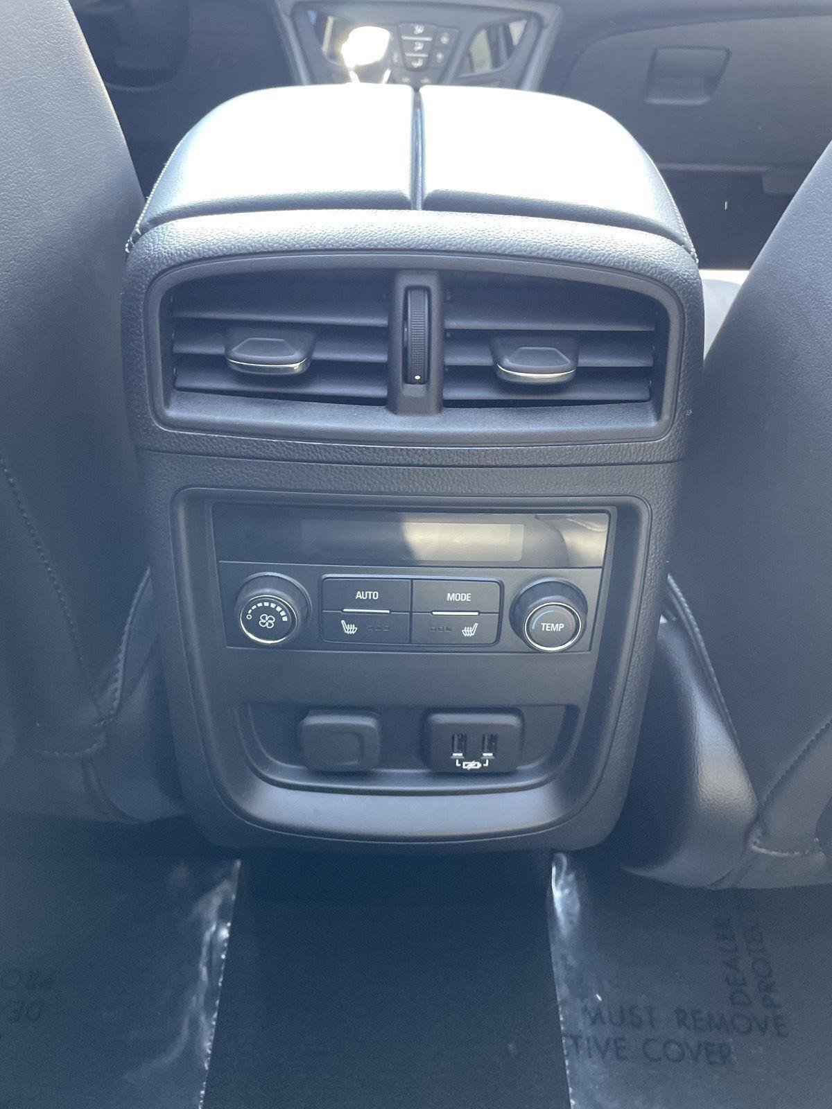 Used 2020 Buick Envision Premium w/ Driver Confidence Package image 24