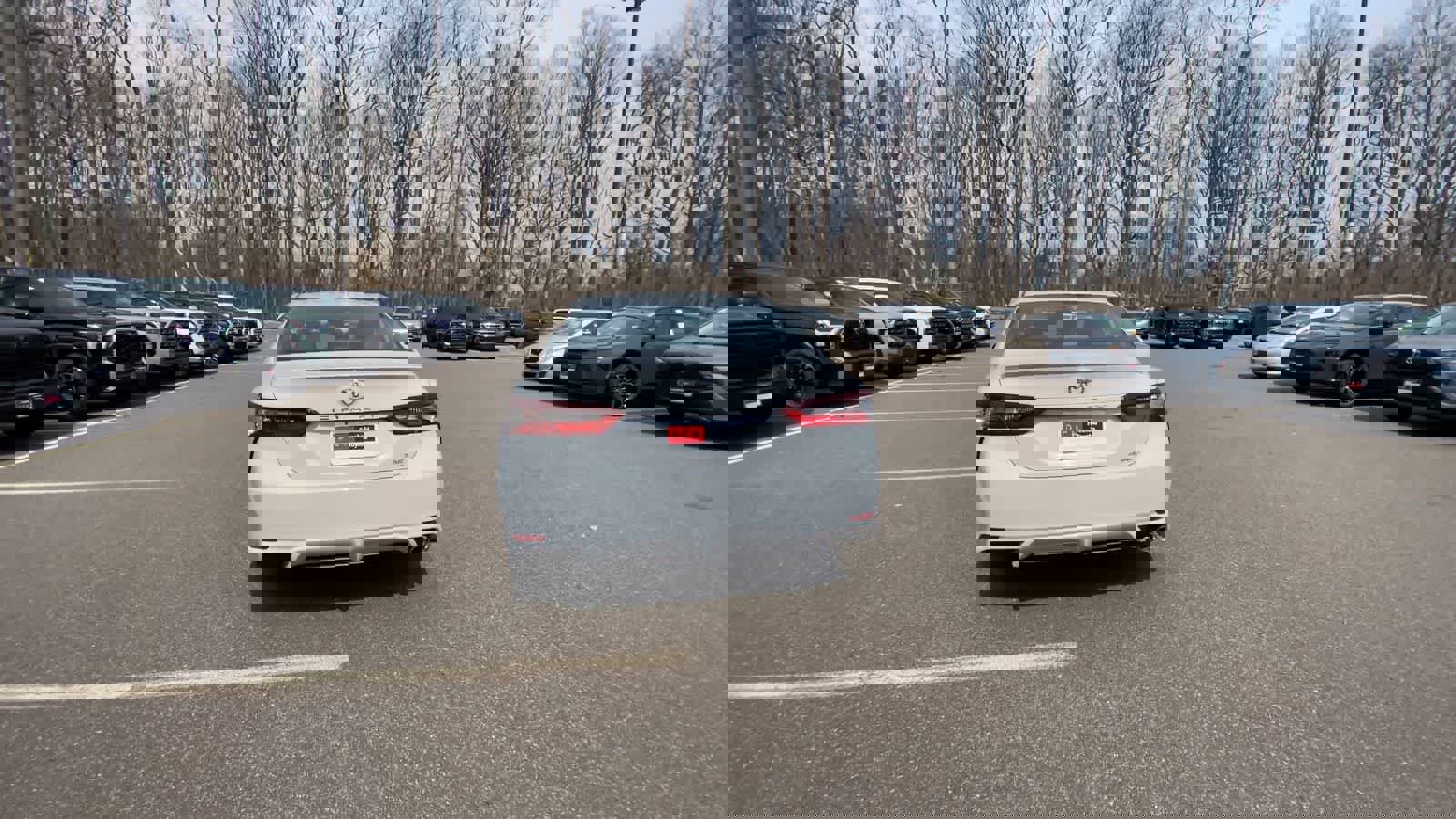 Used 2023 Toyota Camry SE w/ Cold Weather Package image 7