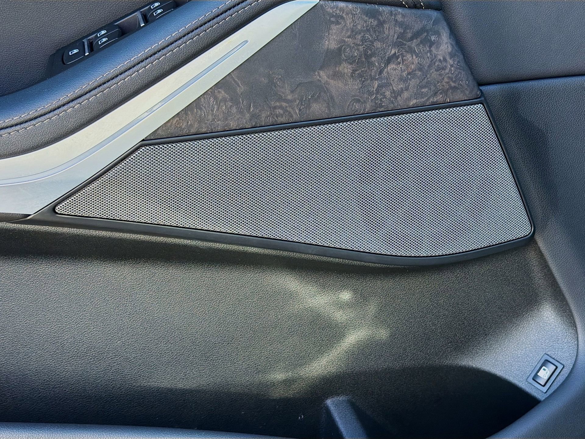 Certified 2025 BMW X5 xDrive50e image 24