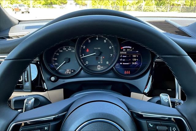 Used 2026 Porsche Macan image 13