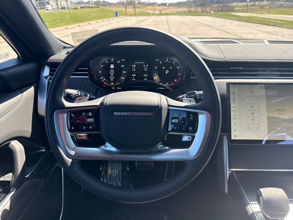 New 2026 Land Rover Range Rover Long Wheelbase SE AWD/4WD image 18