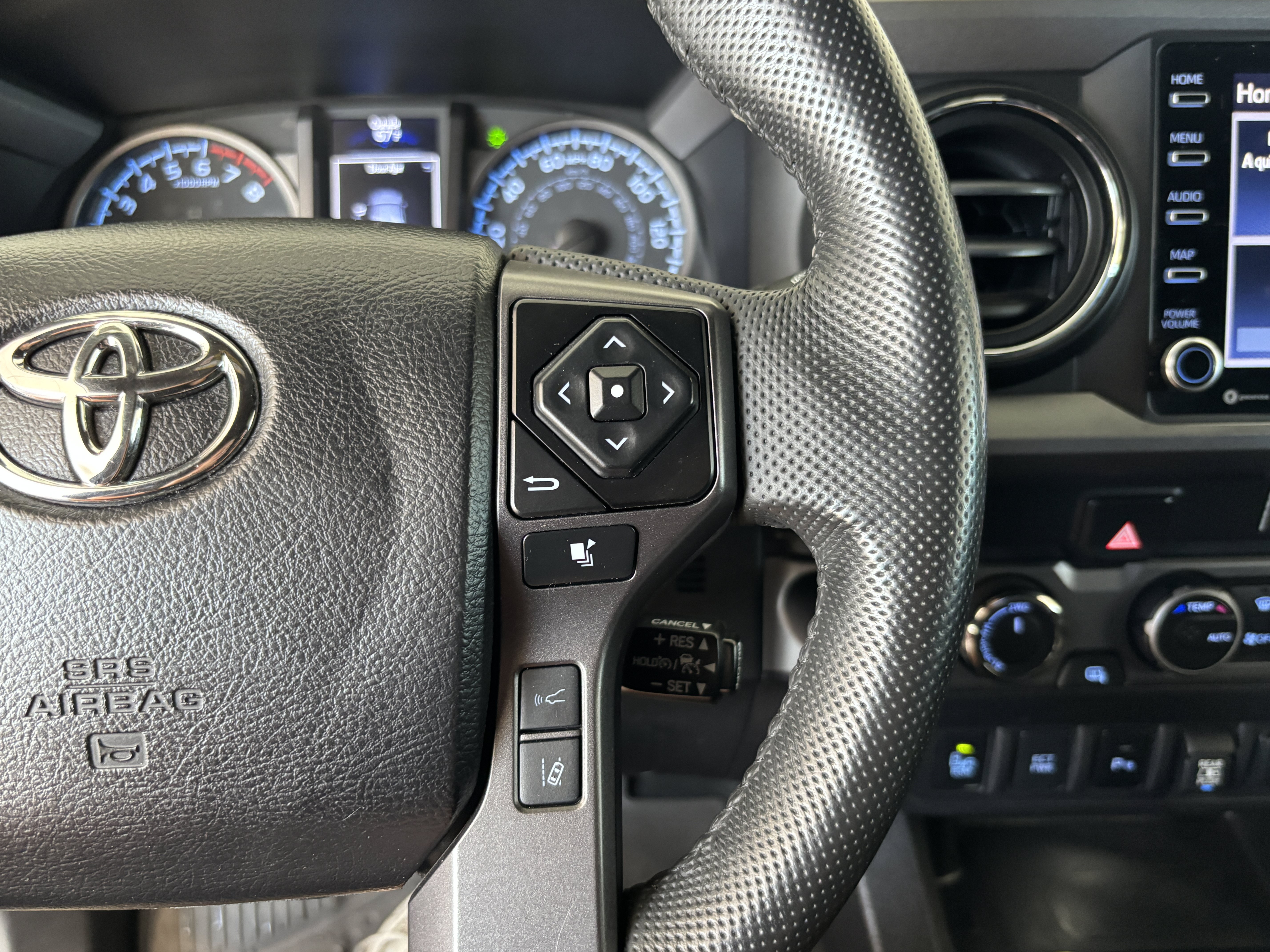 Used 2022 Toyota Tacoma TRD Sport w/ Technology Package AWD/4WD image 13