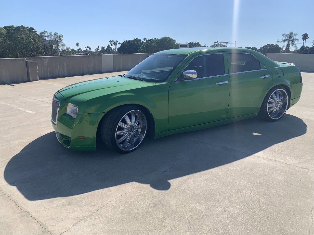 Used 2005 Chrysler 300 C image 2