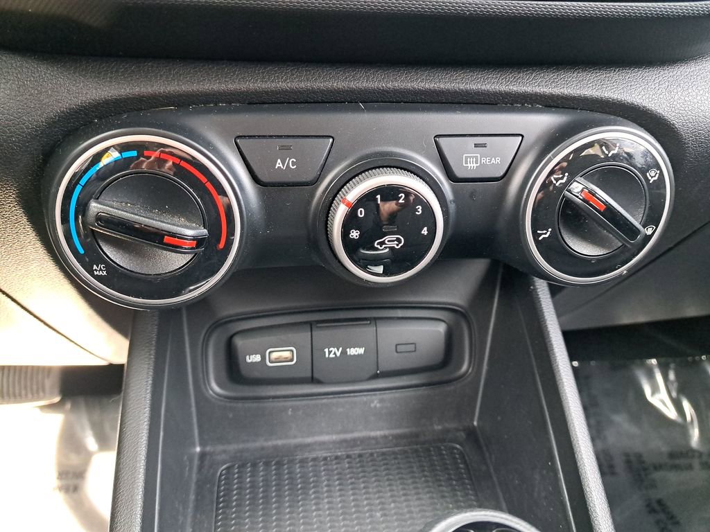 Used 2022 Hyundai Venue SE w/ Cargo Package FWD image 22