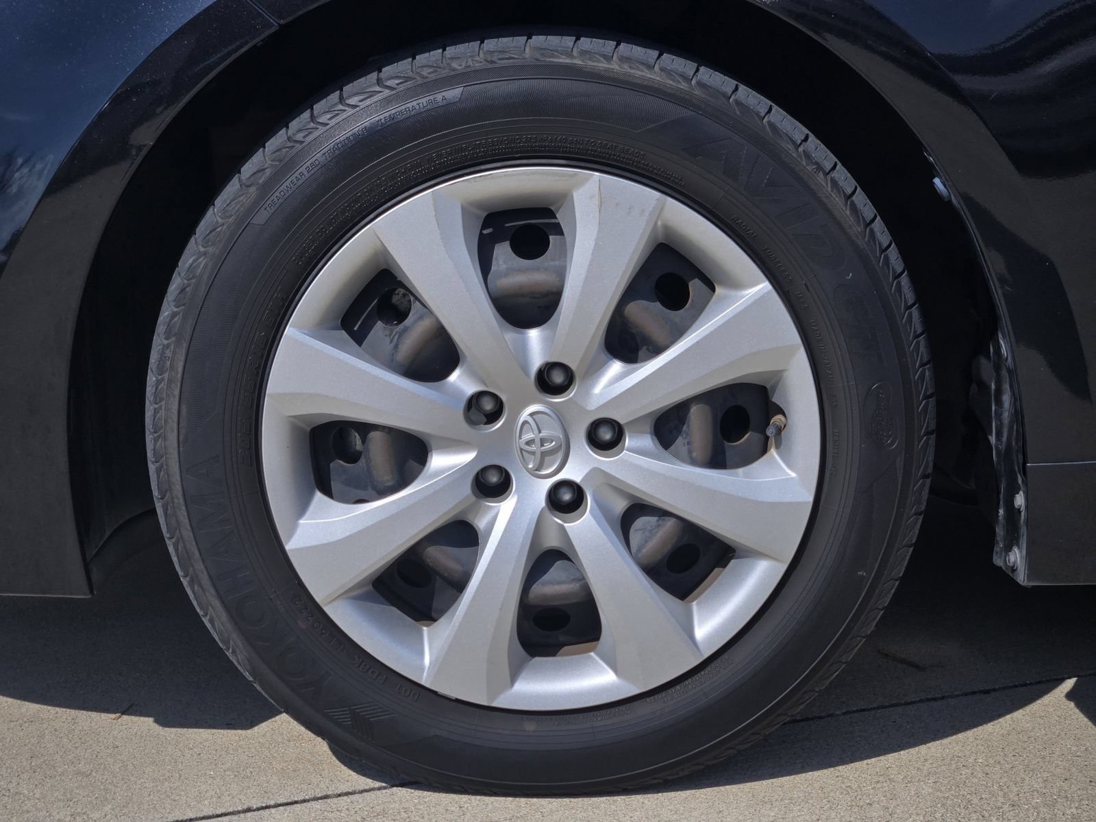 Used 2022 Toyota Corolla LE FWD image 11