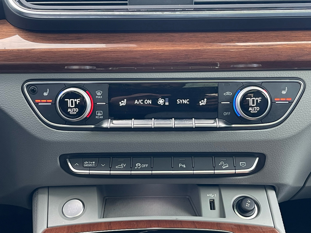 Used 2022 Audi Q5 e Premium Plus w/ Premium Plus Package image 52