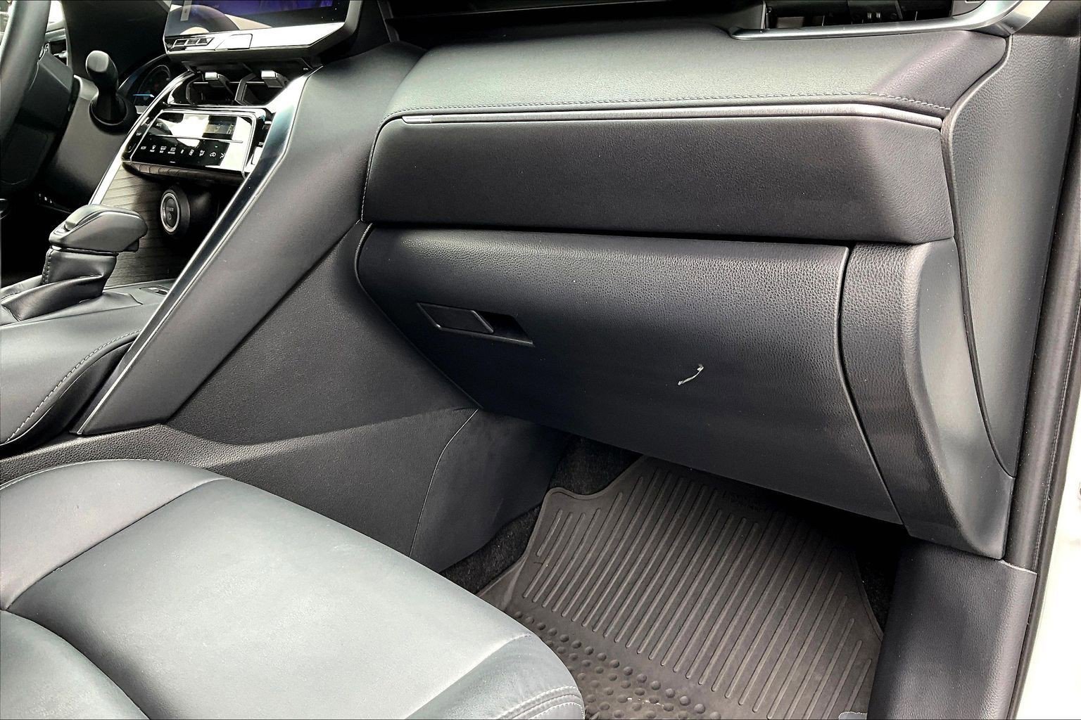 Used 2024 Toyota Venza Nightshade AWD/4WD image 26