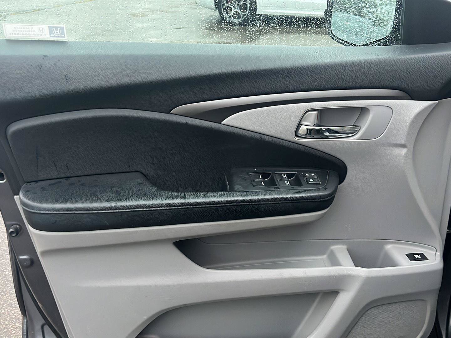 Used 2018 Honda Pilot LX image 5