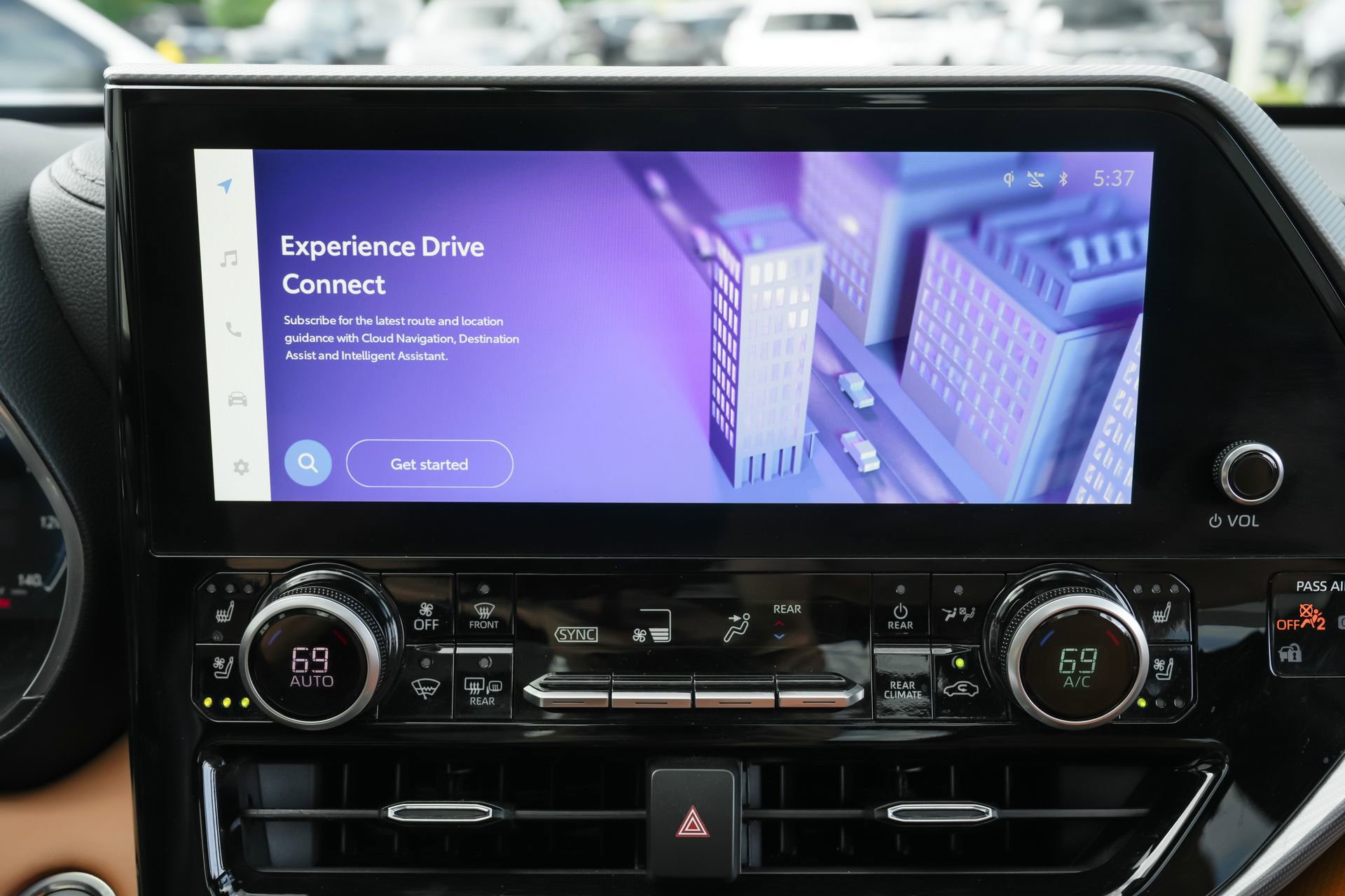 Used 2024 Toyota Highlander Platinum image 12