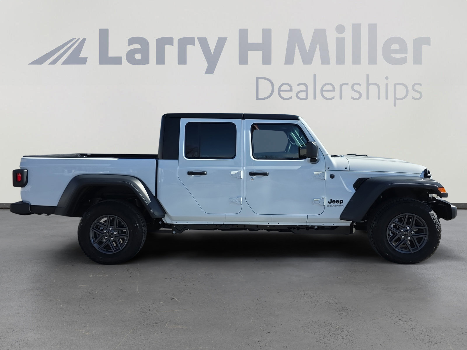 New 2026 Jeep Gladiator Sport AWD/4WD image 6