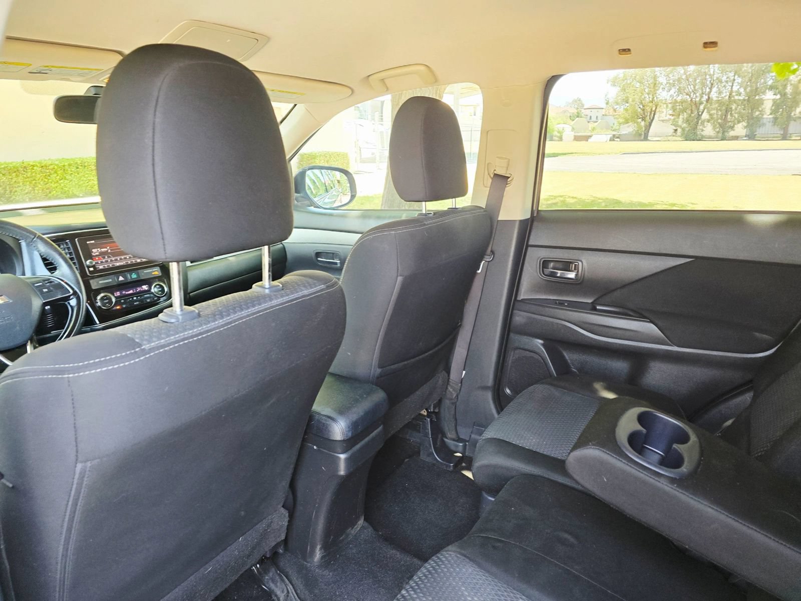 Used 2018 Mitsubishi Outlander SE FWD image 37