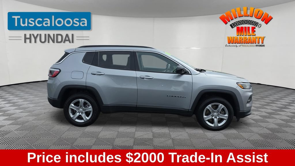 Used 2024 Jeep Compass Latitude AWD/4WD image 9