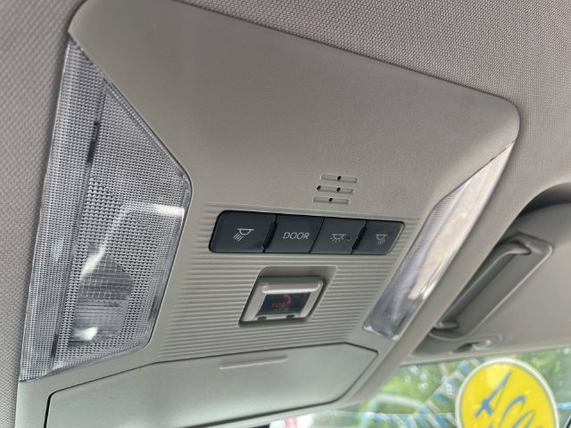 Used 2024 Toyota RAV4 XLE FWD image 28