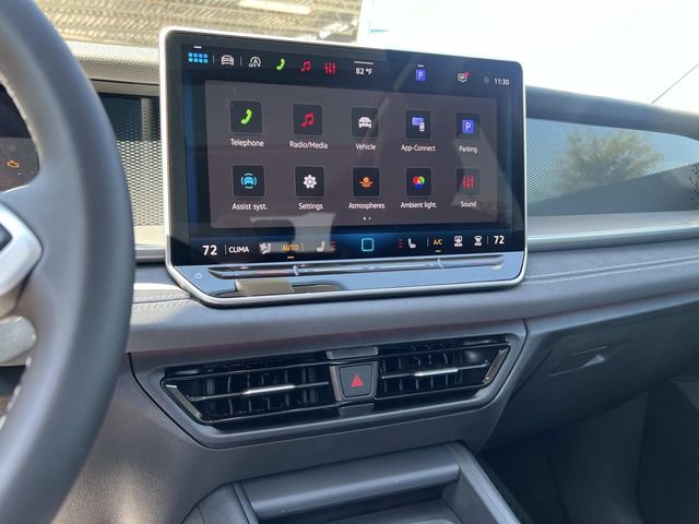 New 2026 Volkswagen Tiguan SE FWD image 17