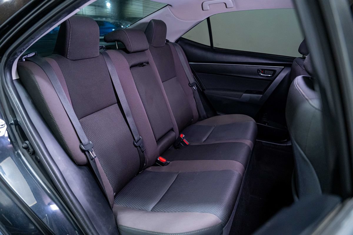 Used 2018 Toyota Corolla LE FWD image 16
