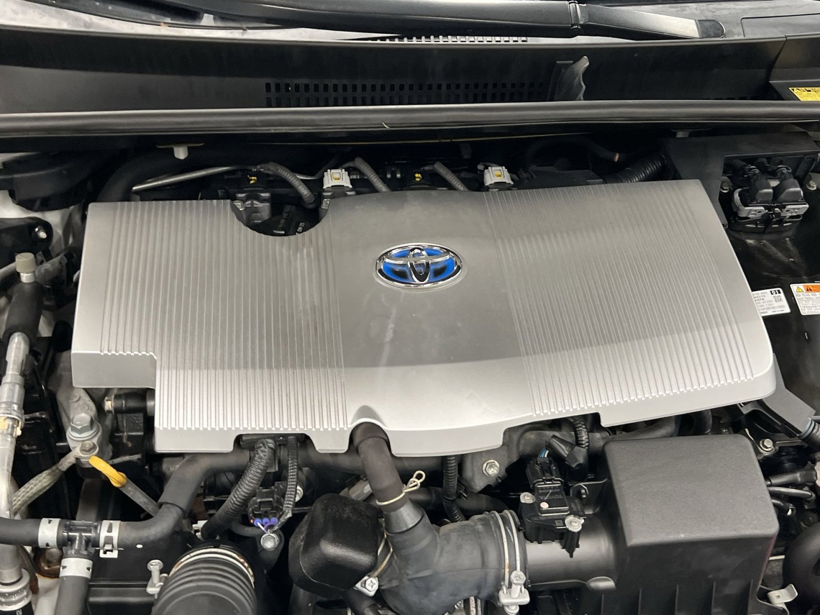 Used 2016 Toyota Prius Three Touring FWD image 25