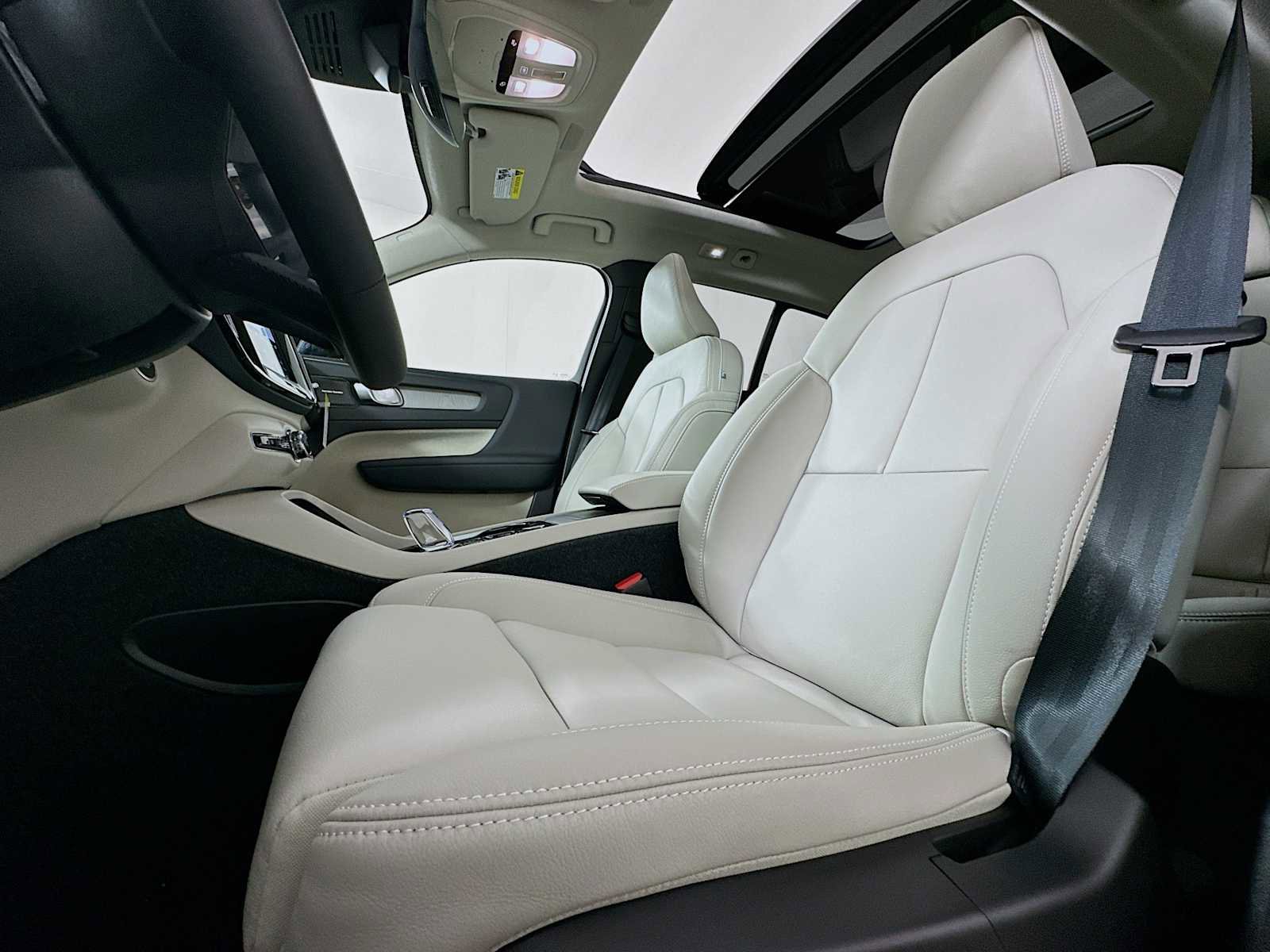 New 2026 Volvo XC40 B4 Plus w/ Protection Package image 19