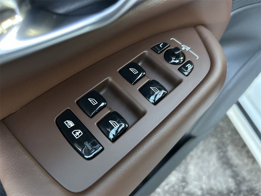 Certified 2024 Volvo XC90 B5 Plus w/ Protection Package Premier image 16